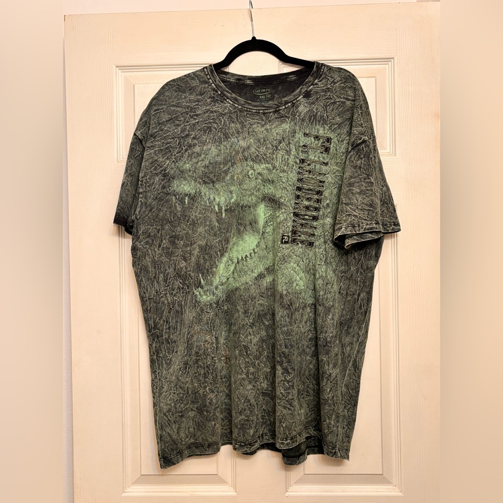 ART ON T’S: Green Short Sleeve Tee with Vintage Graphic